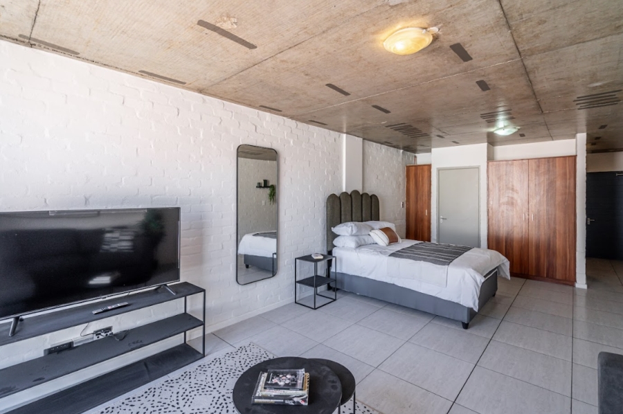 1 Bedroom Property for Sale in Woodstock Western Cape